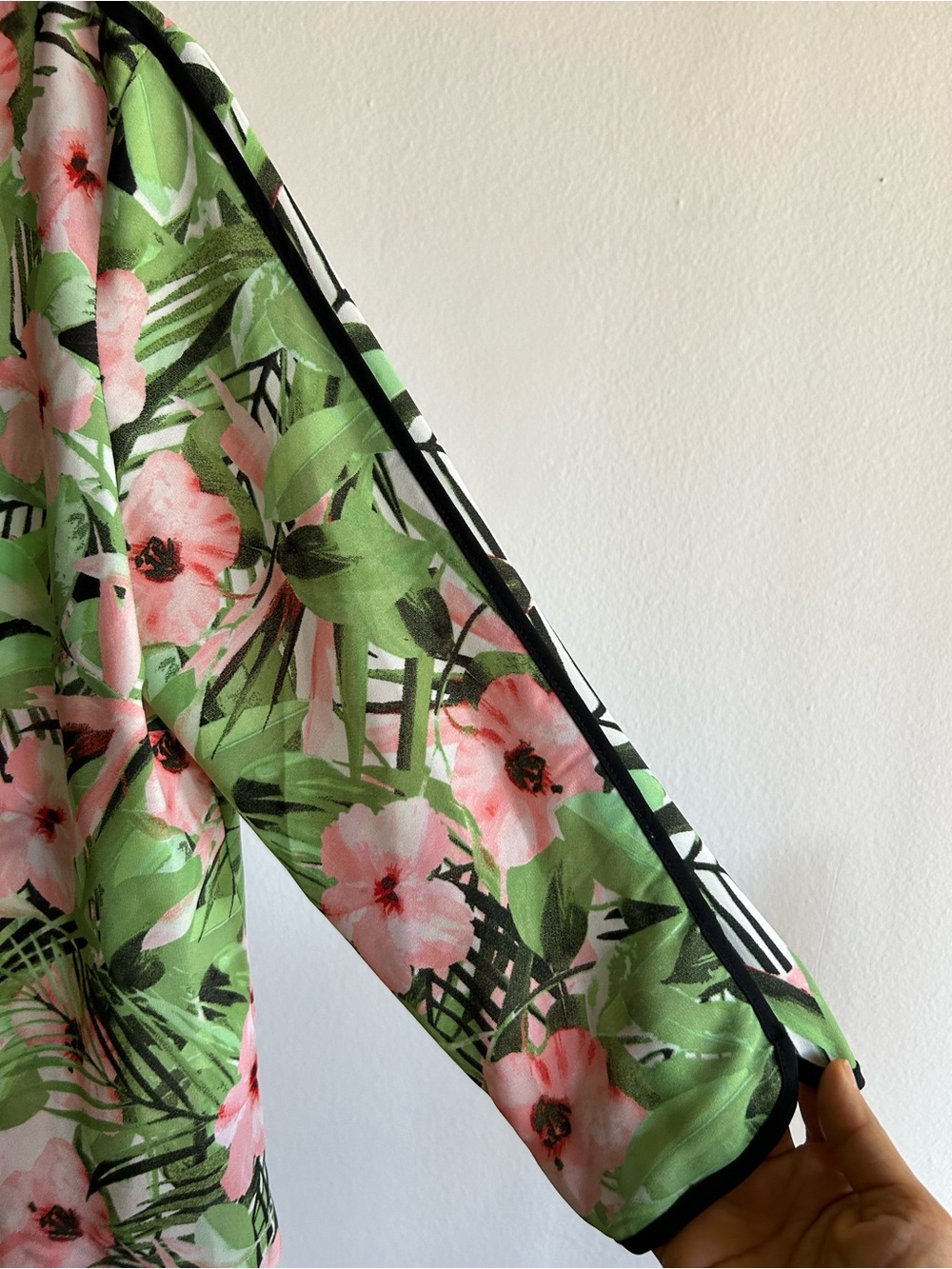 Rose & Olive Pink and Green Tropical Floral top - Picture 4 of 7